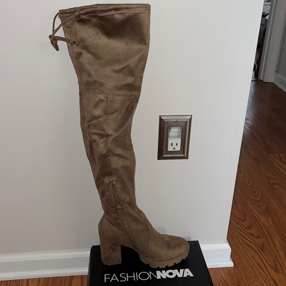 Tan High Knee Boots - Picture 1 of 4